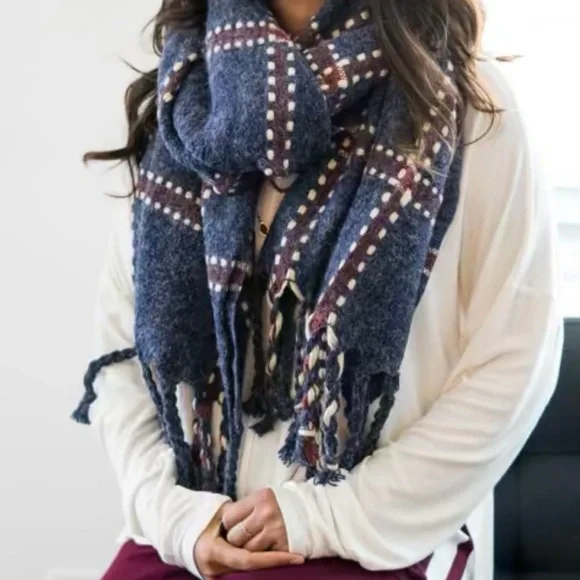 NWT Scarf 🧣 - Picture 2 of 4